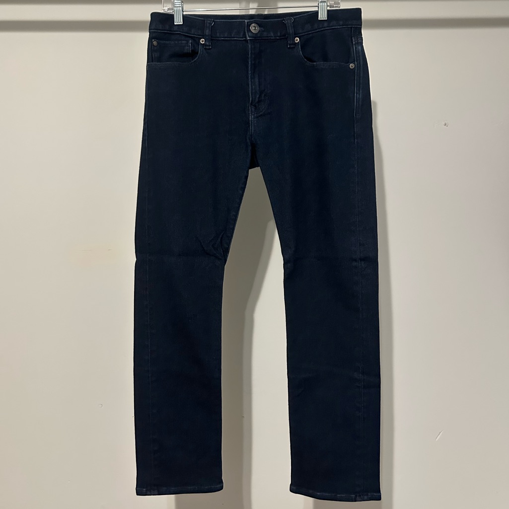 Mens Banana Republic  Dark Navy Traveler Jeans Brand New Condition